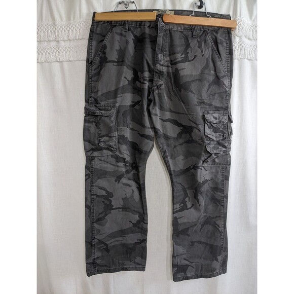 Wrangler Camo Jeans Men's 40x30 Dark Gray Cargo Cotton Work/Fish/Hunting Pants - Picture 1 of 13